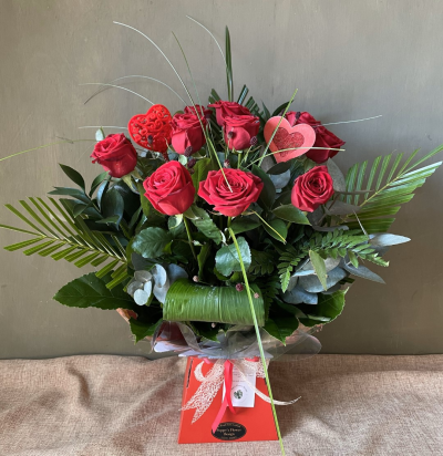 The Red Dozen - The Red Dozen is a stunning bouquet of 12 premium long-stemmed Red Naomi roses from the renowned Porta Nova rose nursery
Poppy's Flowers Design Leyland Florist